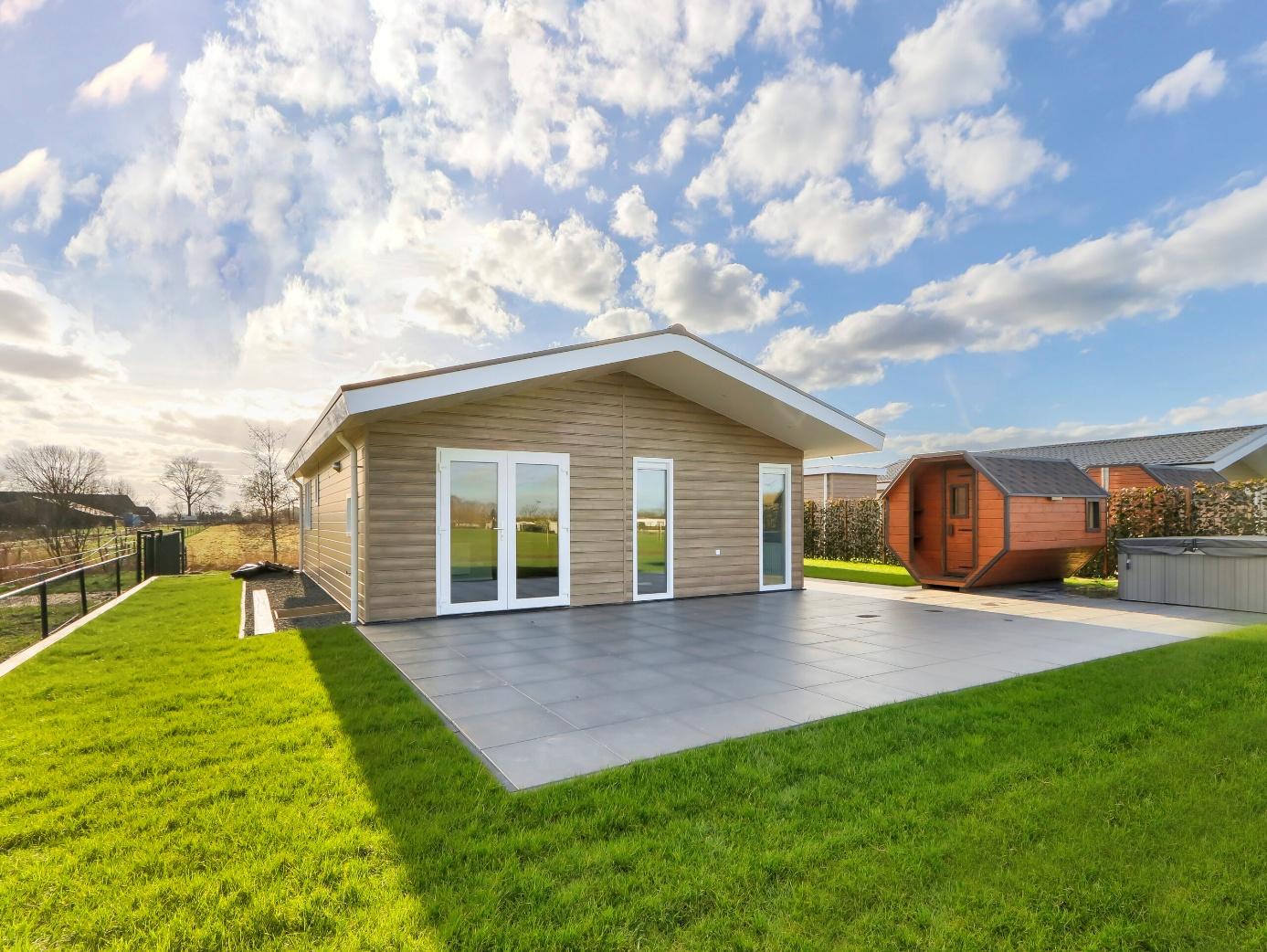 Buitenkant van een Vosselman chalet